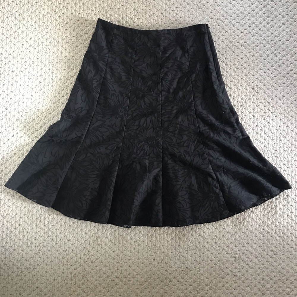 First Option Skirt - Picture 11 of 11